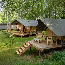 Wohnmobilstellplatz: Safarizelte auf der Campingwiese - Camping am Kühlhaus