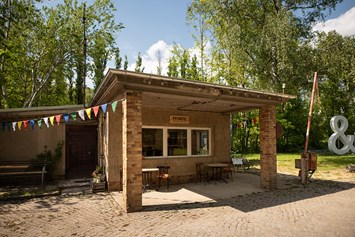 Wohnmobilstellplatz: Rezeption & Info "Alte Pforte" - Camping am Kühlhaus