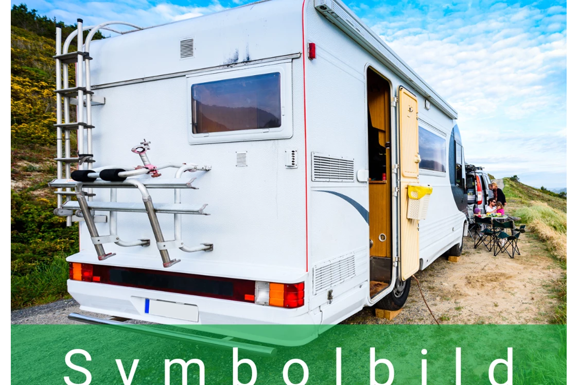 Wohnmobilstellplatz: Symbolbild - Camping, Stellplatz, Van-Life - Wohnmobilstellplatz Alberthafen