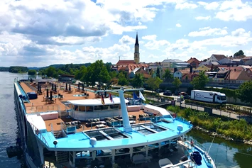 Wohnmobilstellplatz: Blick aufs Deck - Camper Stellplatz "VORMFELD"