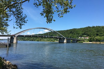 Wohnmobilstellplatz: Donaubrücke in Vilshofen  - Camper Stellplatz "VORMFELD"