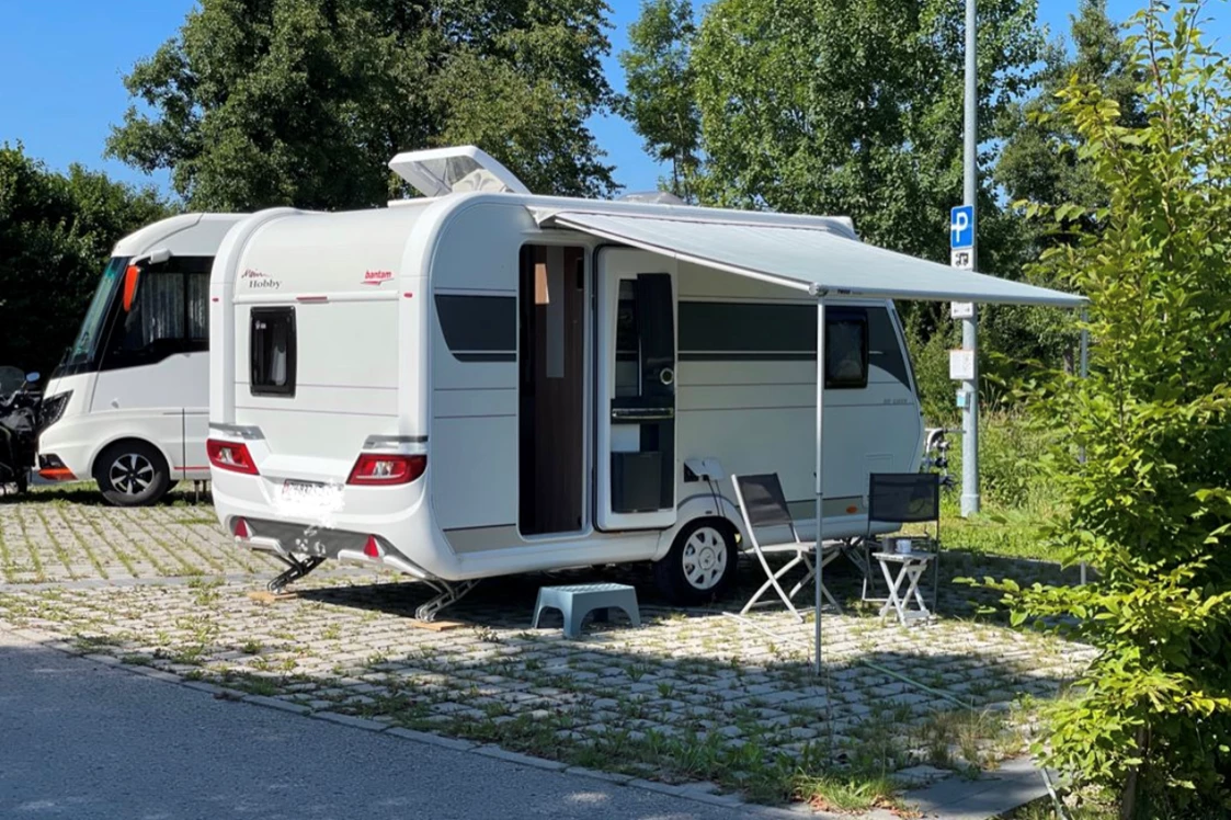 Wohnmobilstellplatz: Wohnmobil Stellflächen am Wunnebad