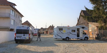 Reisemobilstellplatz - Hunde erlaubt: Hunde erlaubt - Saliste - Stellplatz Sibiu - Nomad Camp