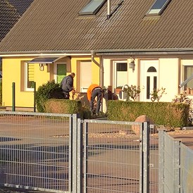 Wohnmobilstellplatz: abschließbares Tor mit Tür
Stellplätze für 2 PKWs vor dem Tor - Magdeburg - Börde - Oschersleben