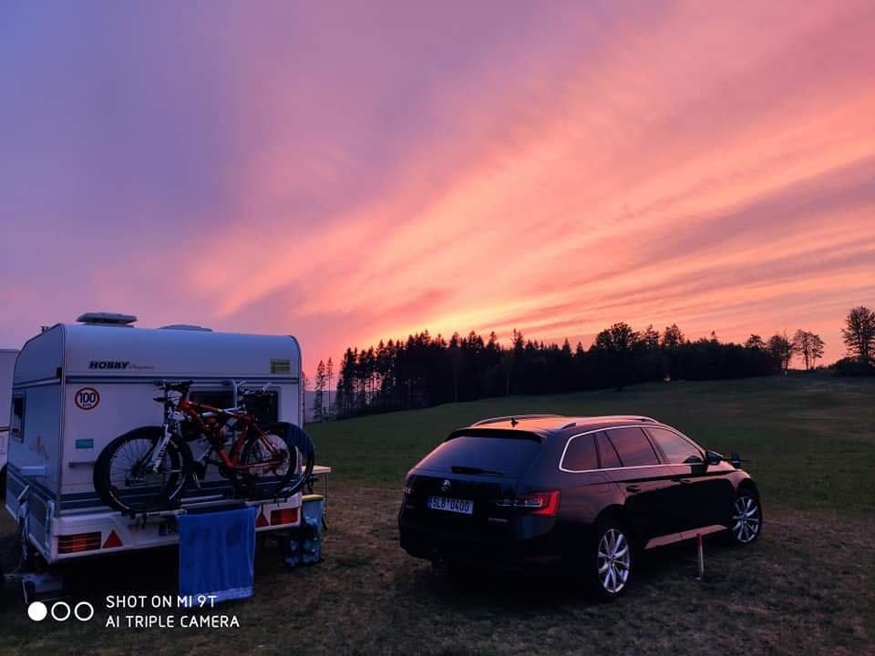 Place de parking pour camping-car - Neukirch/Lausitz - Stellplatz u výletní restaurace Dymník