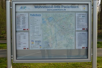 Wohnmobilstellplatz: Informations-Schaukasten am
Stellplatz Rolandsbad Paderborn - Stellplatz Rolandsbad Paderborn