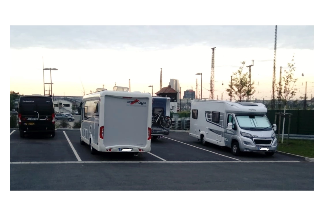 Wohnmobilstellplatz: Stellplatz Parken am Goldstück Leipzig