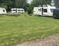 Wohnmobilstellplatz: freie Stellplatzwahl - IQBAL Wohnmobilstell- & Campingplatz mit Flair