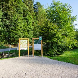 Wohnmobilstellplatz: Infotafeln - Naturcampingstellplätze auf dem Ferienhof Verse im Sauerland.