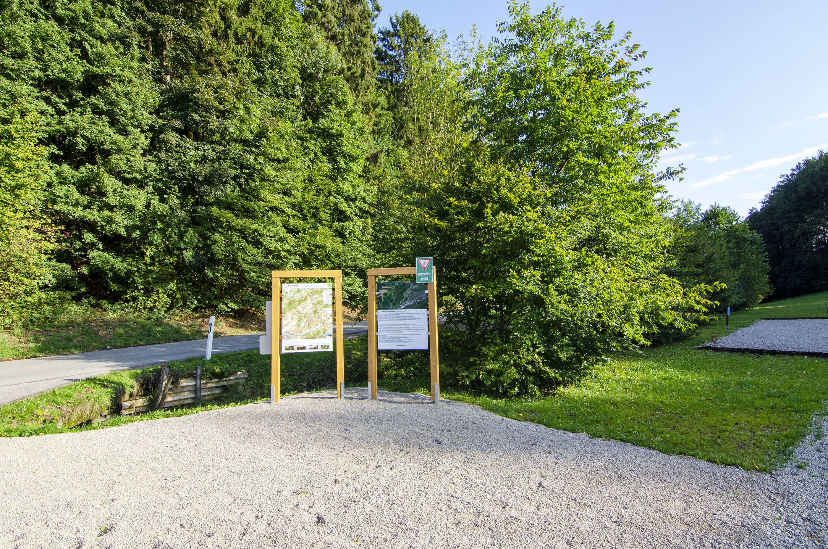 Wohnmobilstellplatz: Infotafeln - Wohnmobilstellplätze auf dem Ferienhof Verse im Sauerland.