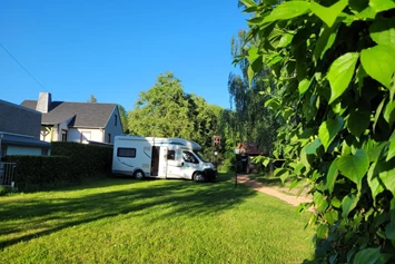 Wohnmobilstellplatz: Wohnmobilstellplatz und Fewo am Tierpark Tirica