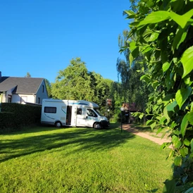 Wohnmobilstellplatz: Wohnmobilstellplatz und Fewo am Tierpark Tirica