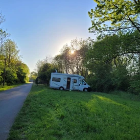 Wohnmobilstellplatz: Wohnmobilstellplatz und Fewo am Tierpark Tirica