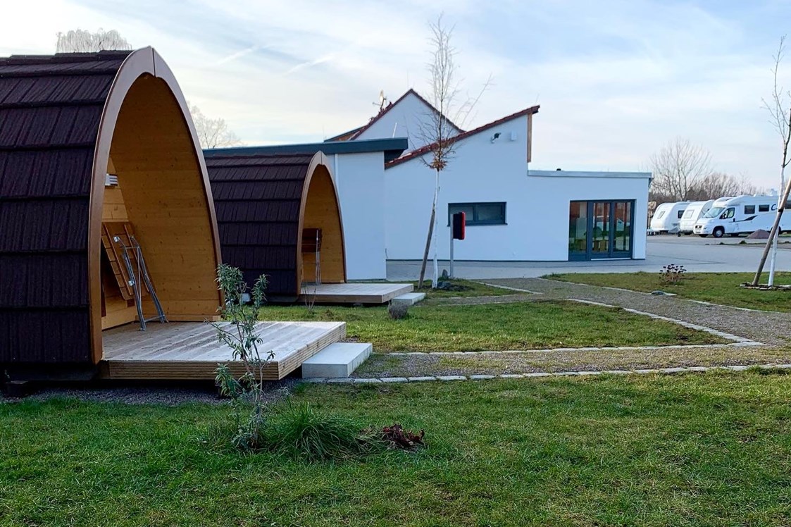 Wohnmobilstellplatz: Campinghütten für bis zu vier Personen  - Campingpark Erfurt