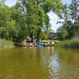 Wohnmobilstellplatz: ... hier können Sie ins oder aufs Wasser ... - Wohnmobilstellplatz Duckwitz