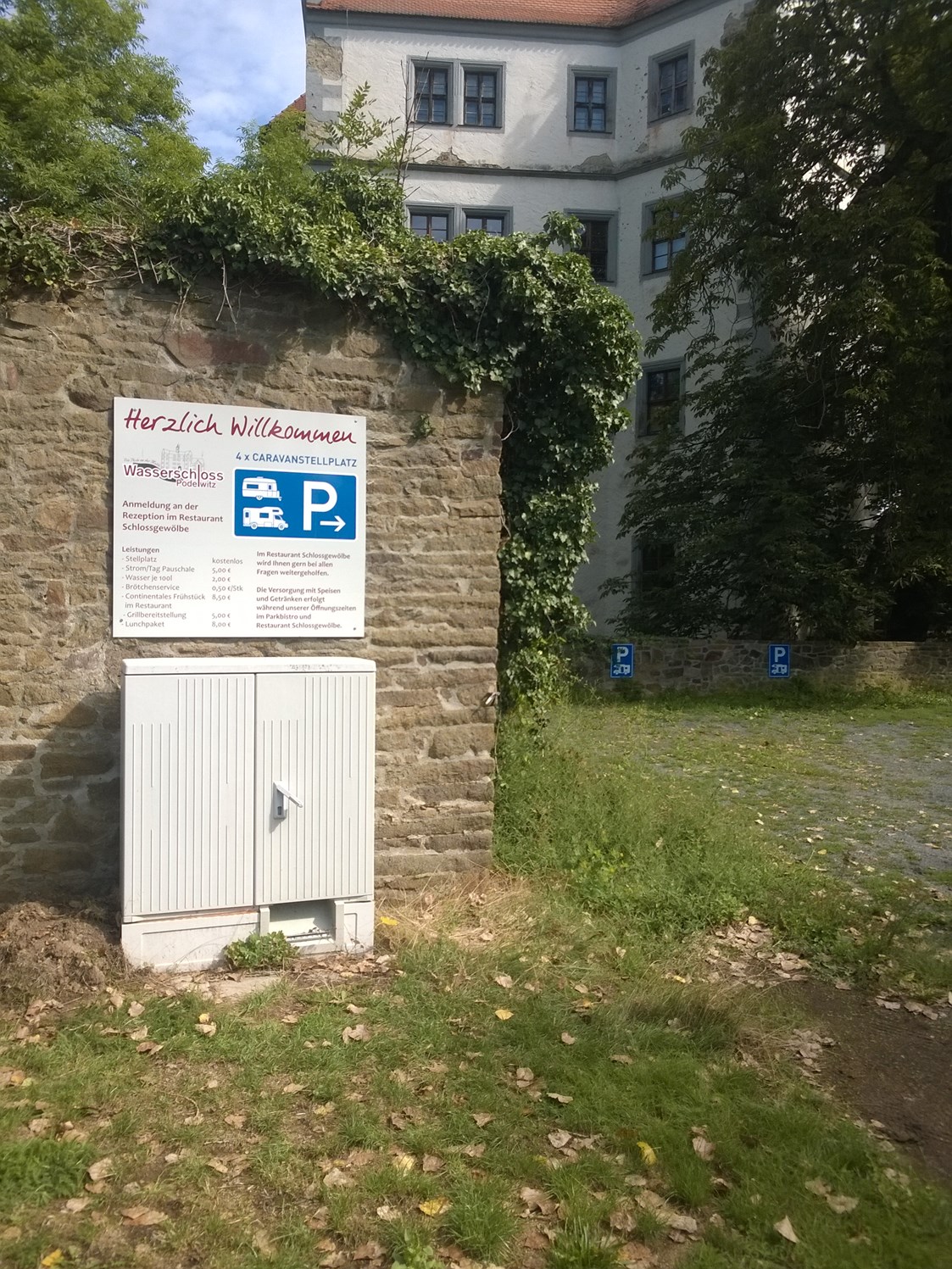 Wohnmobilstellplatz: Wasserschloss Podelwitz