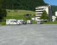 Wohnmobilstellplatz: Parkplatz Kasernenstrasse - Glarus, Parkplatz Kasernenstrasse