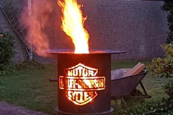 Wohnmobilstellplatz: Am Abend gibt es Lagerfeuer Romantik - Landcafe lüttje Ankerplatz 