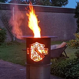 Wohnmobilstellplatz: Am Abend gibt es Lagerfeuer Romantik - Landcafe lüttje Ankerplatz 