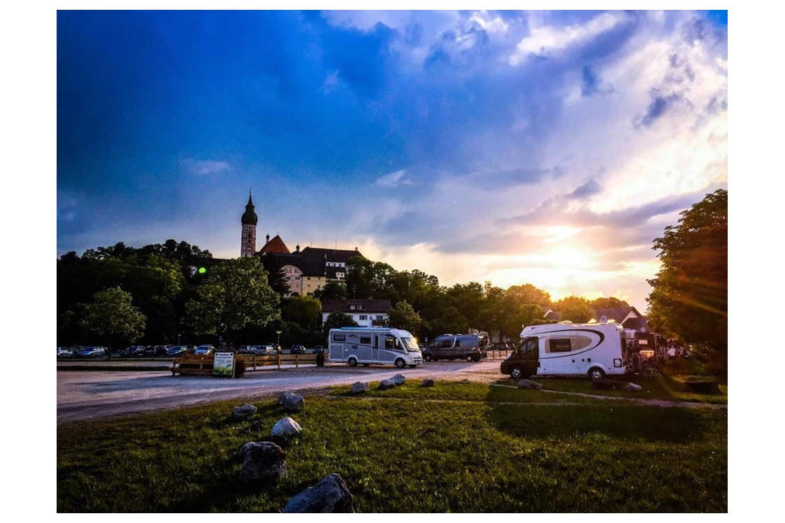 Wohnmobilstellplatz: Wohnmobilstellplatz Kloster Andechs - Wohnmobilstellplatz Andechs