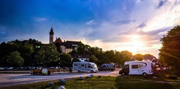 Reisemobilstellplatz - Wohnwagen erlaubt - Oberbayern - Wohnmobilstellplatz Kloster Andechs - Wohnmobilstellplatz Andechs
