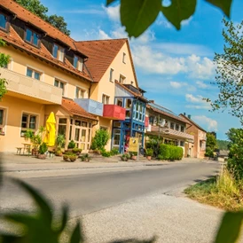 Wohnmobilstellplatz: Ansicht des Landgasthofes - Veitsaurach, kleines Aurachtal, nähe Schwabach