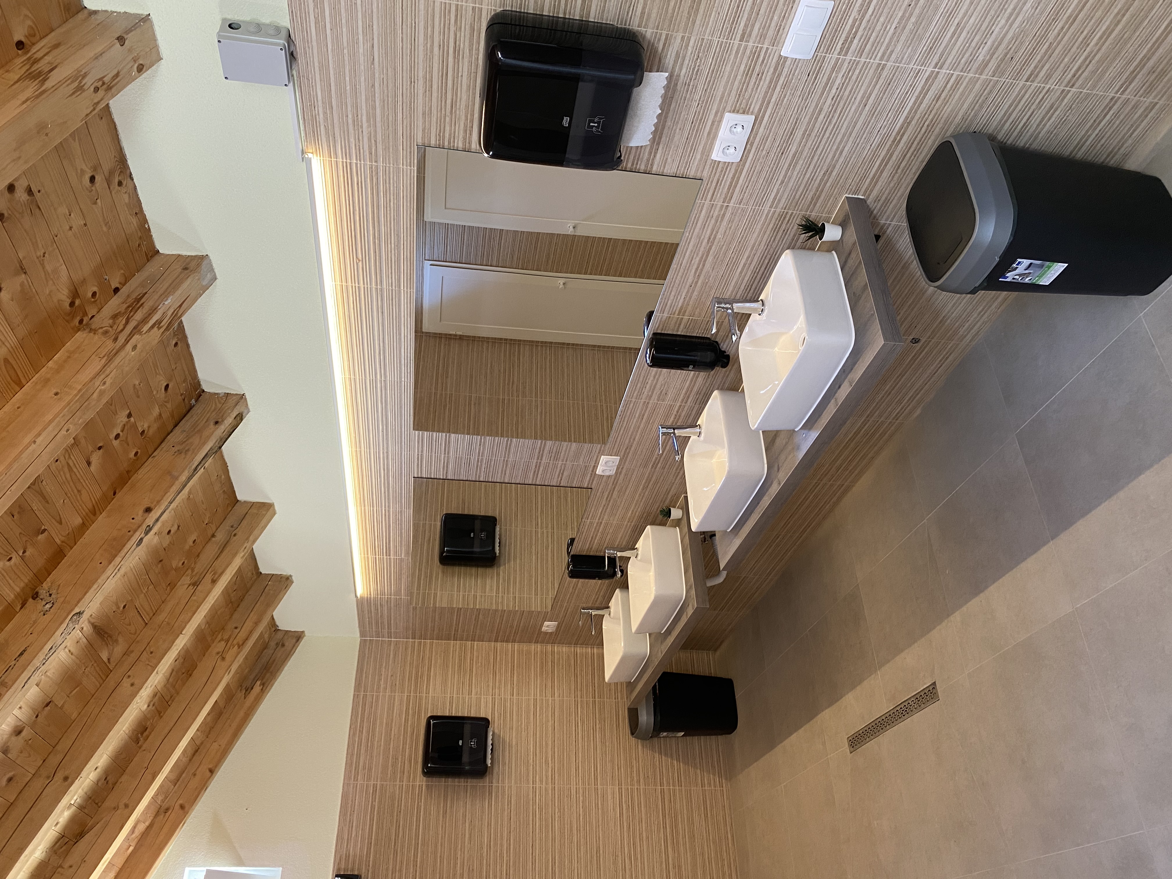 Wohnmobilstellplatz: Moderne Sanitärräume. - Kamp Kanić