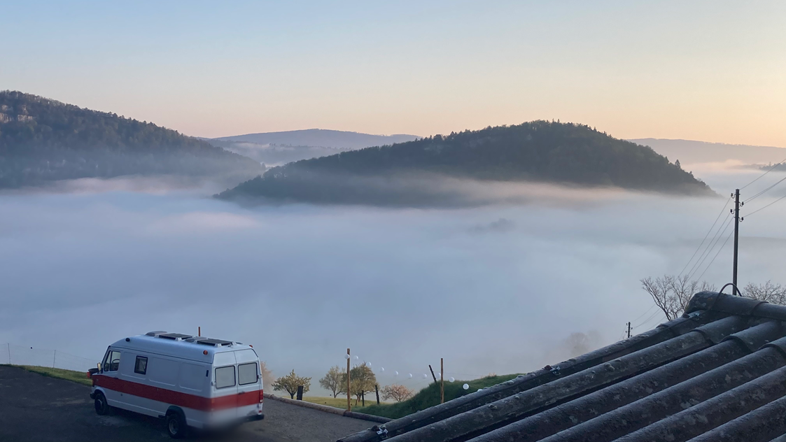 Wohnmobilstellplatz: Über dem Nebelmeer - HaselHof