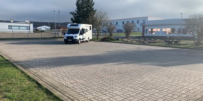 Motorhome parking space - Umgebungsschwerpunkt: am Land - Laucha (Burgenlandkreis) - Wohnmobil-Stellplatz Rothenschirmbach