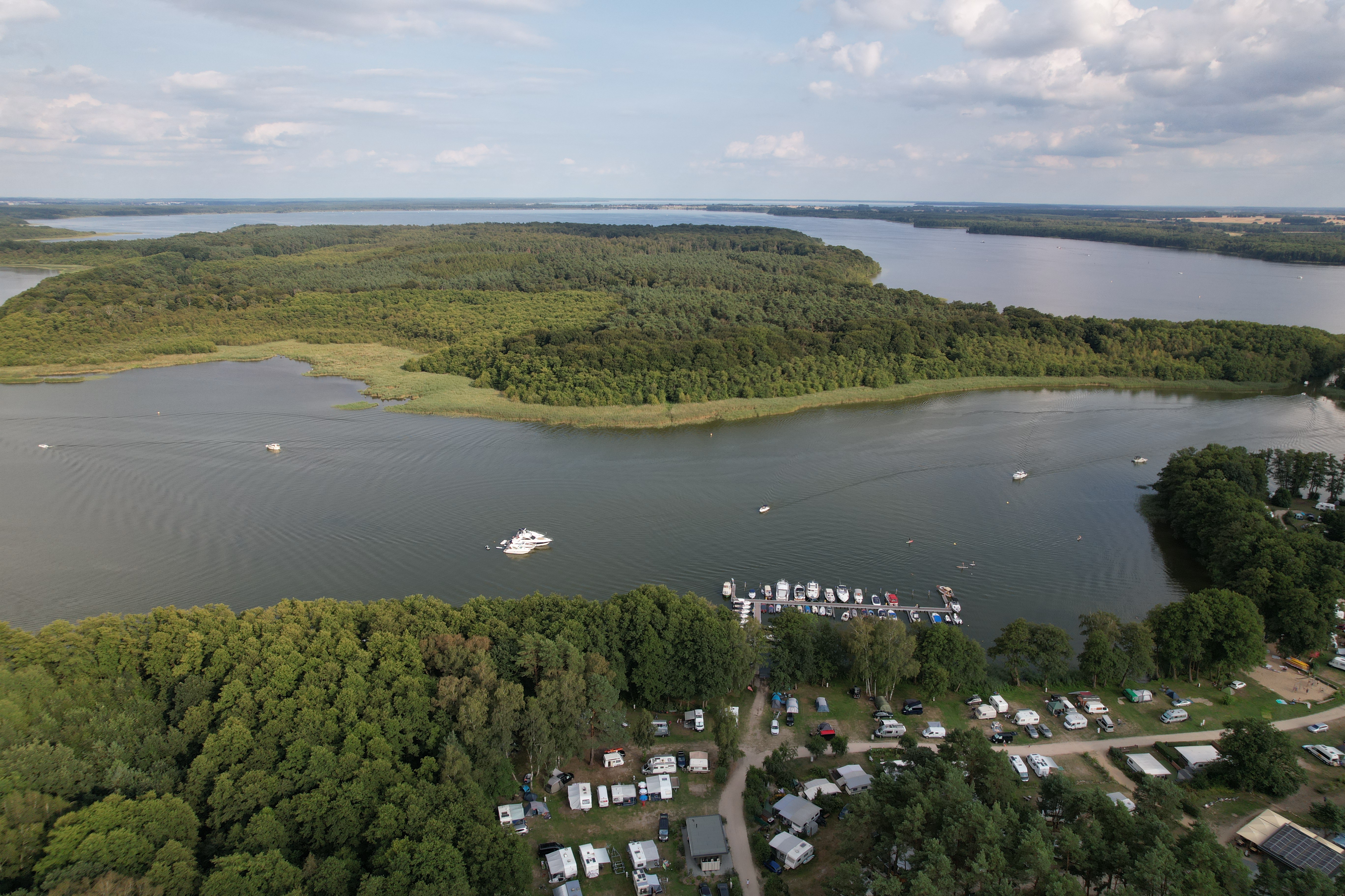 Wohnmobilstellplatz: Genuss Ferien, Natur und Strandcamping am Jabelschen See