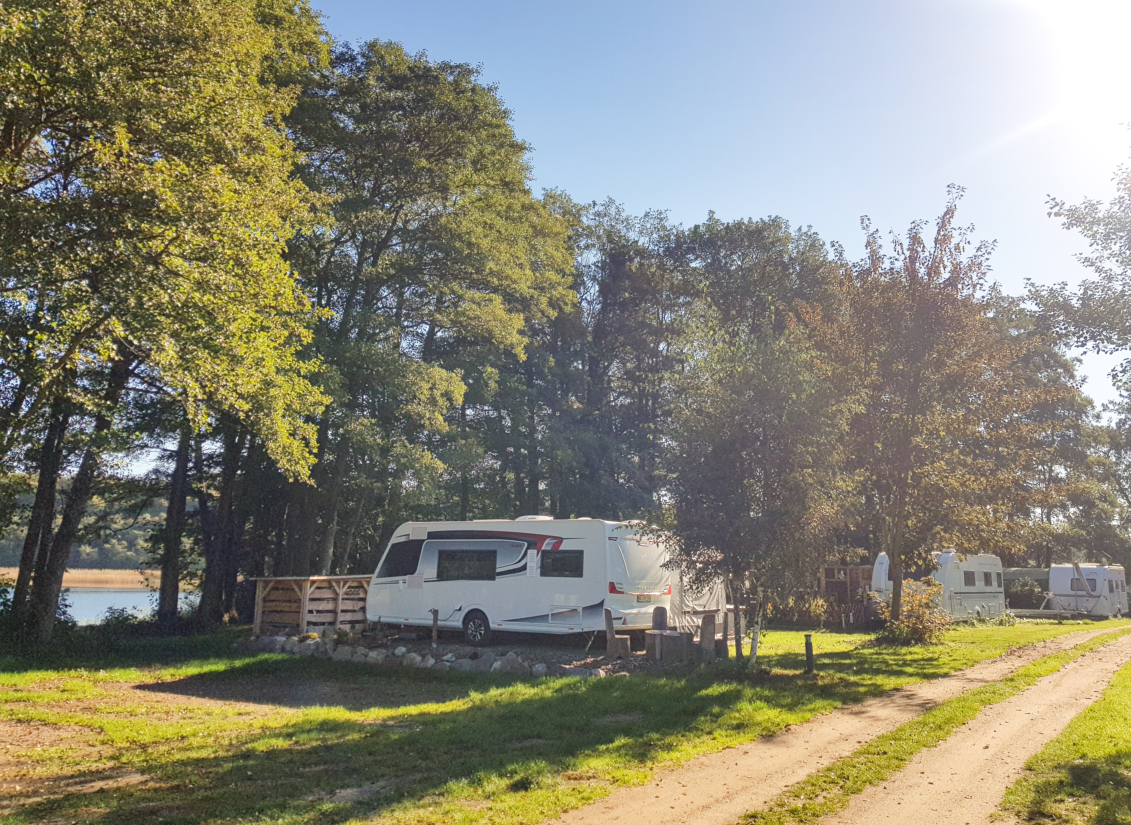 Wohnmobilstellplatz: Genuss Ferien, Natur und Strandcamping am Jabelschen See