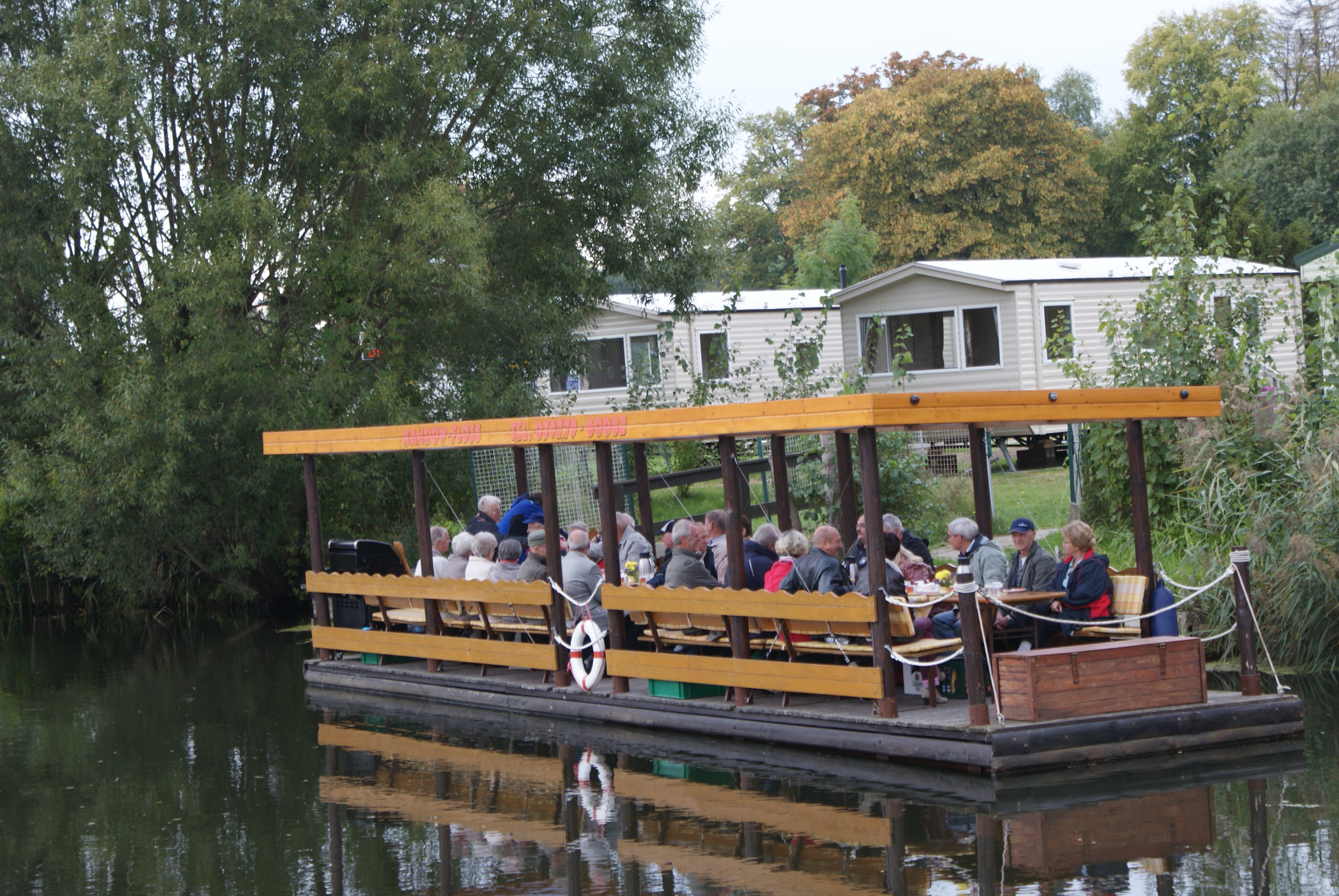 Wohnmobilstellplatz: Anlegestelle Randow-Floß - Randow-Floß Camp