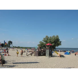 Wohnmobilstellplatz: Strand am Seebad Ueckermünde - Randow-Floß Camp