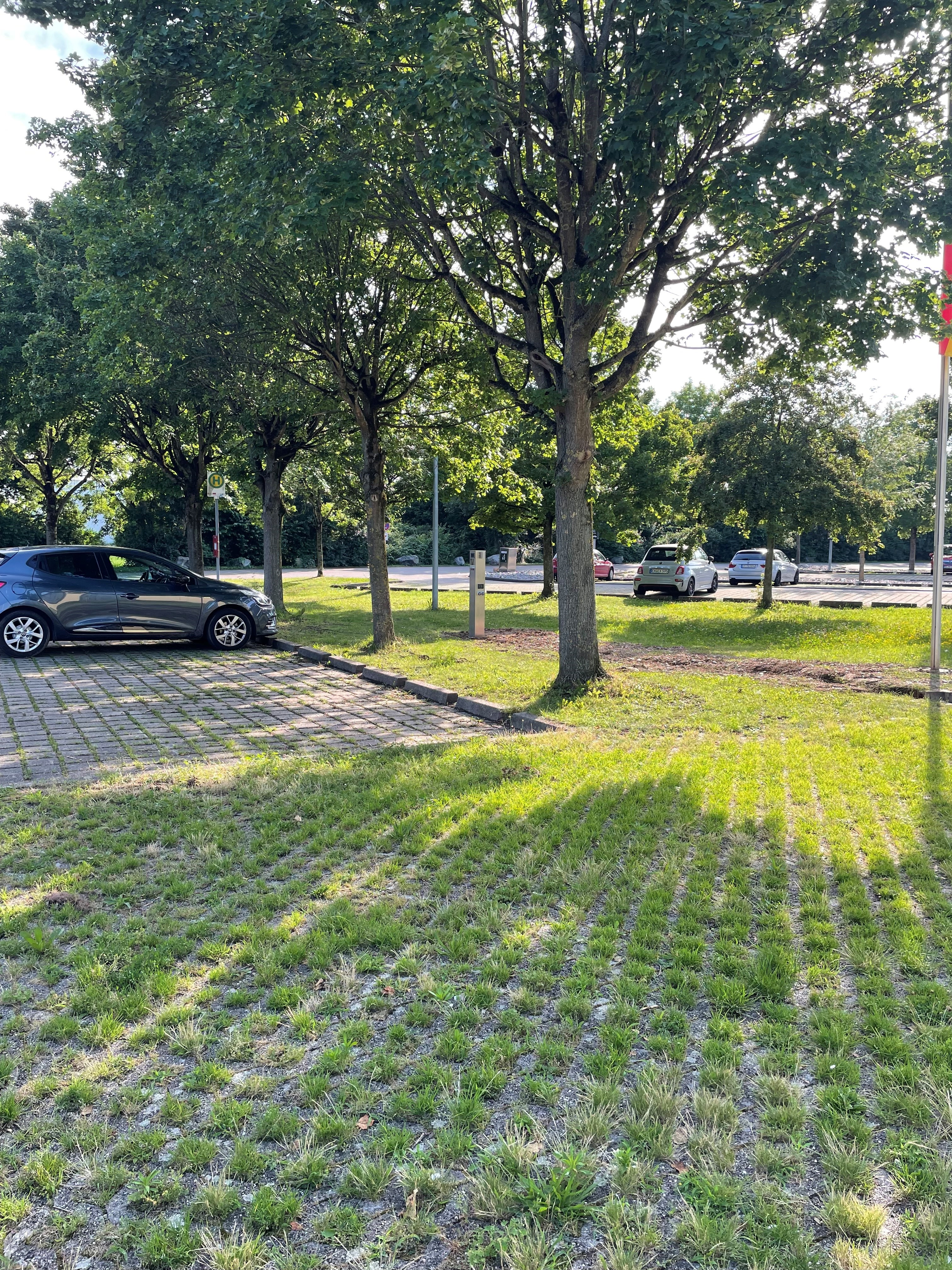 Place de parking pour camping-car - Kappel-Grafenhausen - Parkplatz - Beim Highway Hotel