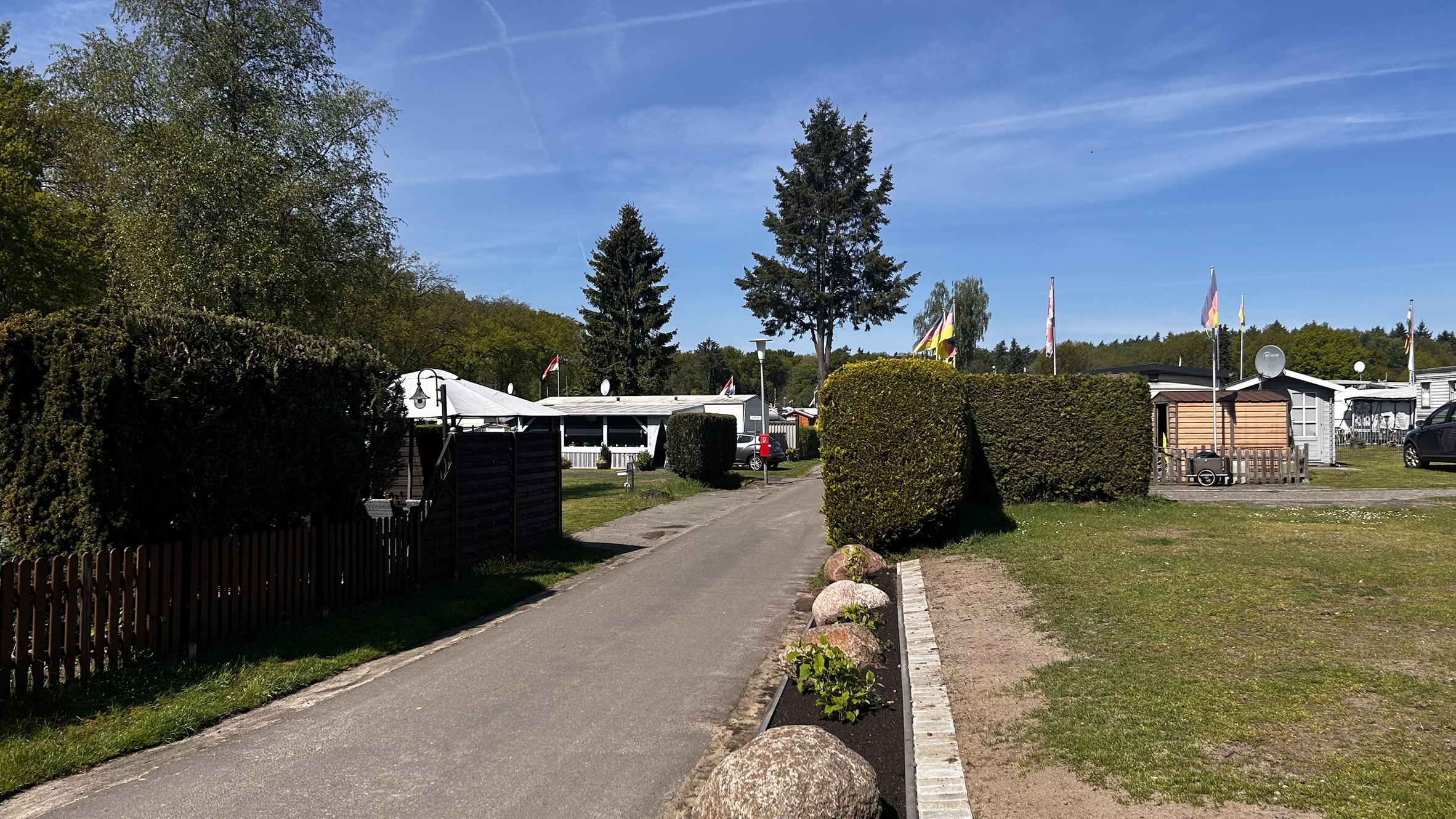Place de parking pour camping-car - Emsland - Einfahrt - Camping am Wasserfall  (Lingen Hanekenfähr)