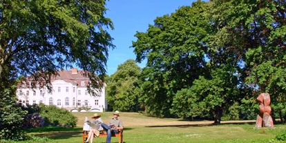 Plaza de aparcamiento para autocaravanas - Hunde erlaubt: keine Hunde - Wietstock - englischer Landschaftspark - Schloss und Gutsanlage Zinzow
