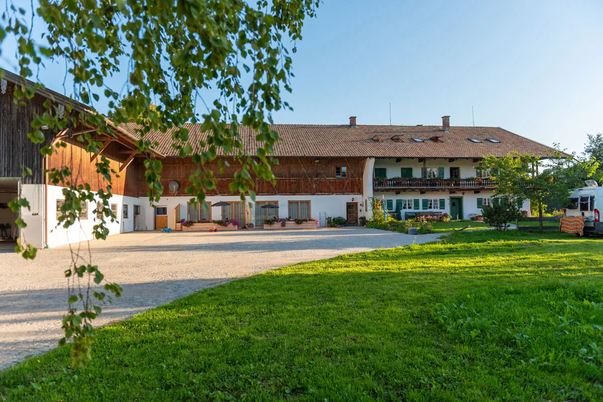 área camper - WLAN: teilweise vorhanden - Hof mit Stellplatz - Beim Holzmann