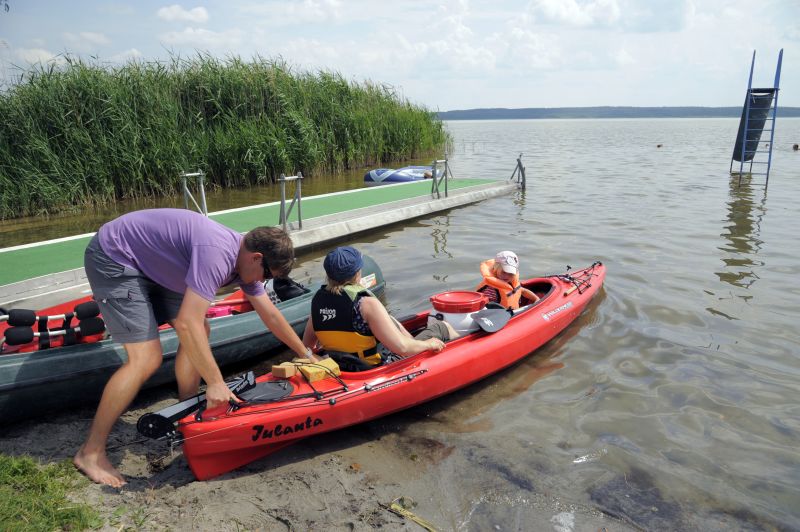 Reisemobilstellplatz - Rechlin - Am Seeufer Großer Labussee - Wohnmobilstellplatz und Campingplatz  Zwenzower Ufer am Großen Labussee, Zwenzow