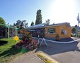 Wohnmobilstellplatz: Empfang mit Inbiss - Camping route du vin Grevenmacher