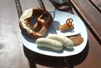 Wohnmobilstellplatz: Jeden 1. Sonntag im Monat unser leckeres Weißwurstfrühstück. - Wohnmobilpark Schwarzach"Am Wildpark"