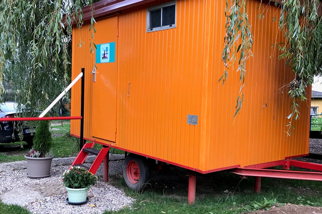 Wohnmobilstellplatz: Dusch-u. WC-Bereich - Womo Stellplatz Friesenhof Wieratal