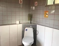 Wohnmobilstellplatz: Dusch-u. WC-Bereich - Womo Stellplatz Friesenhof Wieratal