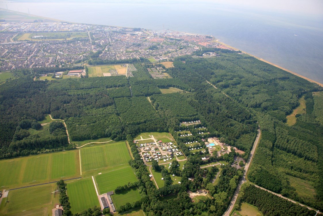 Wohnmobilstellplatz: Stellplätze nur 2 km von Urk und den IJsselmeer entfernt - Vakantiepark 't Urkerbos