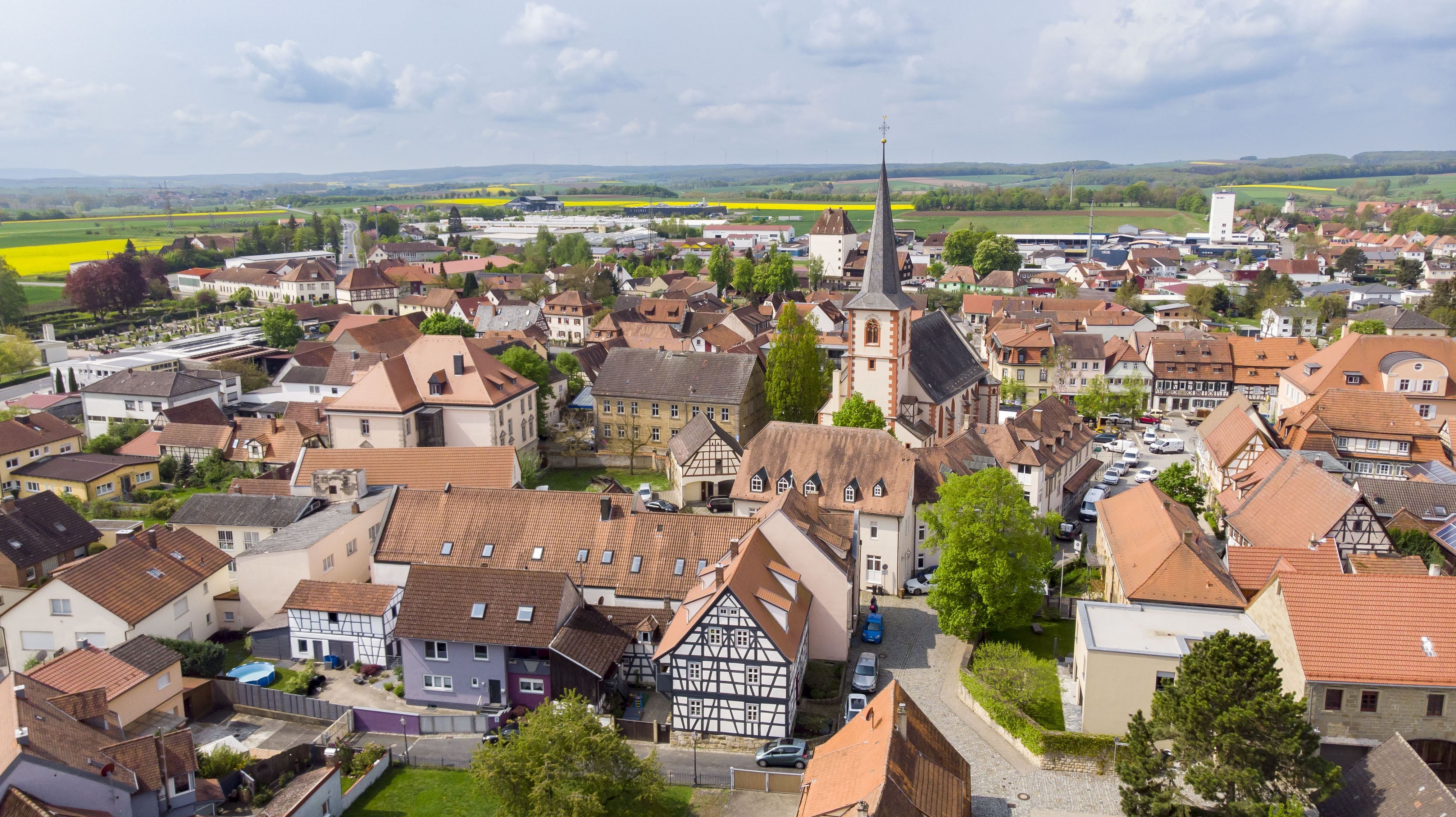 &#225;rea camper - Baunach - Luftbild Hofheim i.UFr. - Wohnmobilstellplatz Hofheim in Unterfranken