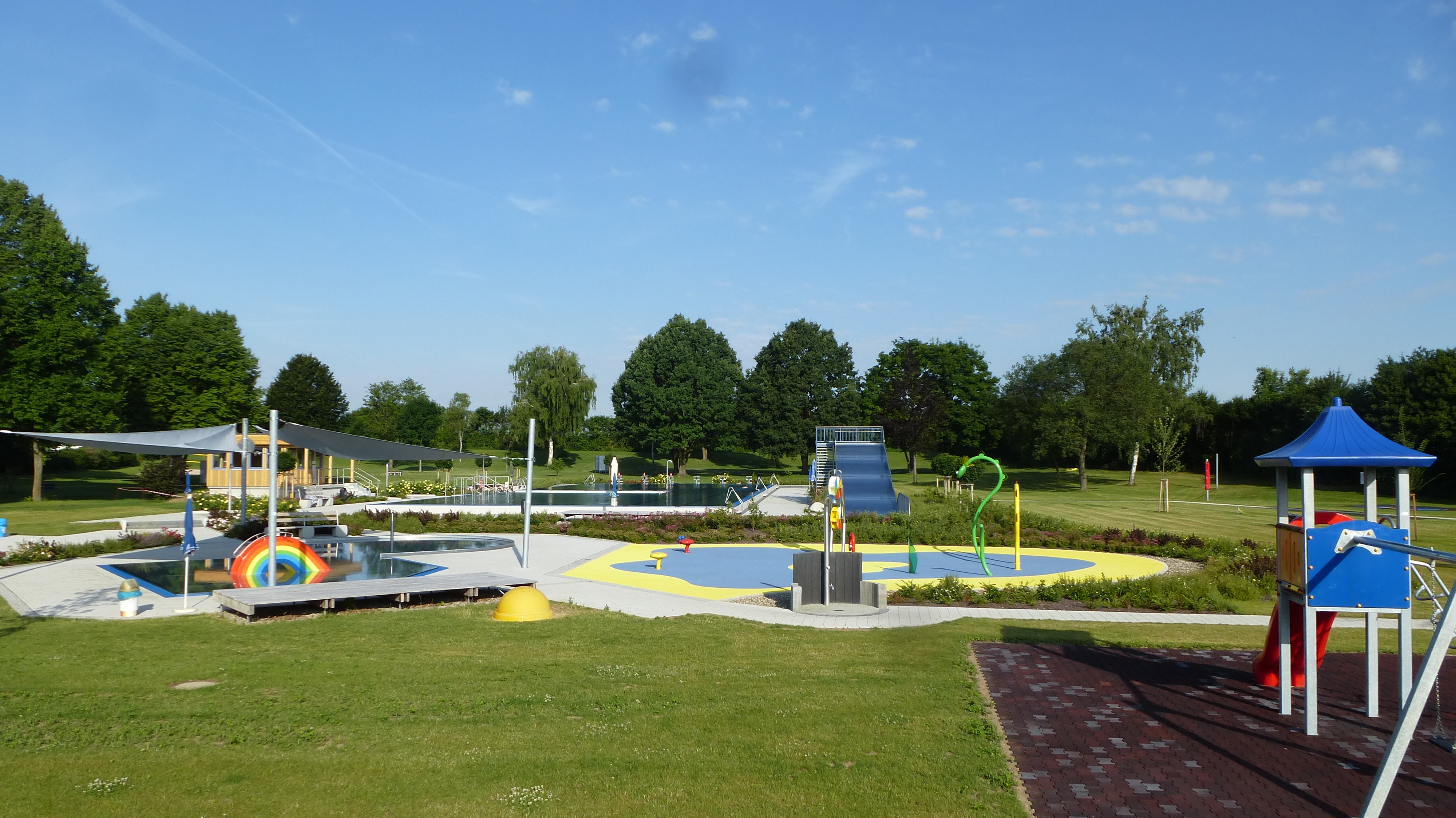 Wohnmobilstellplatz: Freibad in Hofheim i. UFr.
cc: Tourismusverband Haßberge - Wohnmobilstellplatz Hofheim in Unterfranken