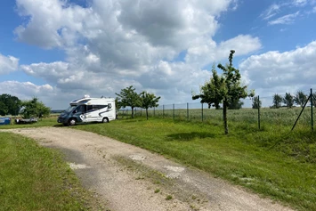 Wohnmobilstellplatz: Stellplatz in Ostthüringen auf dem Land, an der Tischlerei