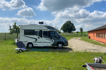 Wohnmobilstellplatz: Stellplatz in Ostthüringen auf dem Land, an der Tischlerei