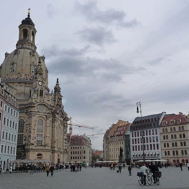 Wohnmobilstellplatz: Neumarkt mit Frauenkirche - Sachsenplatz Dresden