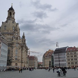 Wohnmobilstellplatz: Neumarkt mit Frauenkirche - Sachsenplatz Dresden