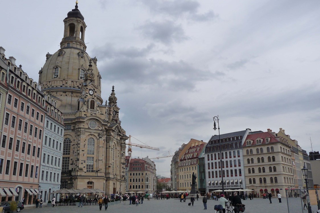 Wohnmobilstellplatz: Neumarkt mit Frauenkirche - Sachsenplatz Dresden
